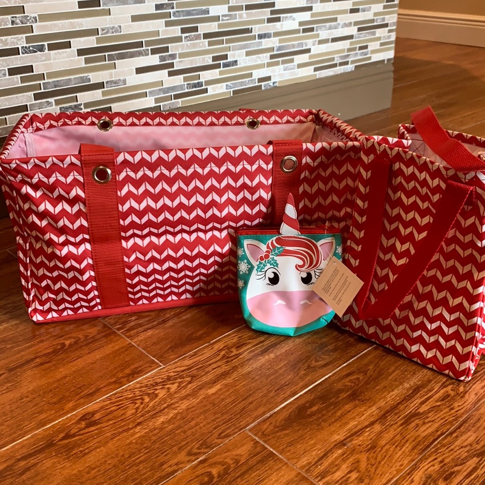 31 medium utility tote, wine bottle & unicorn Xmas